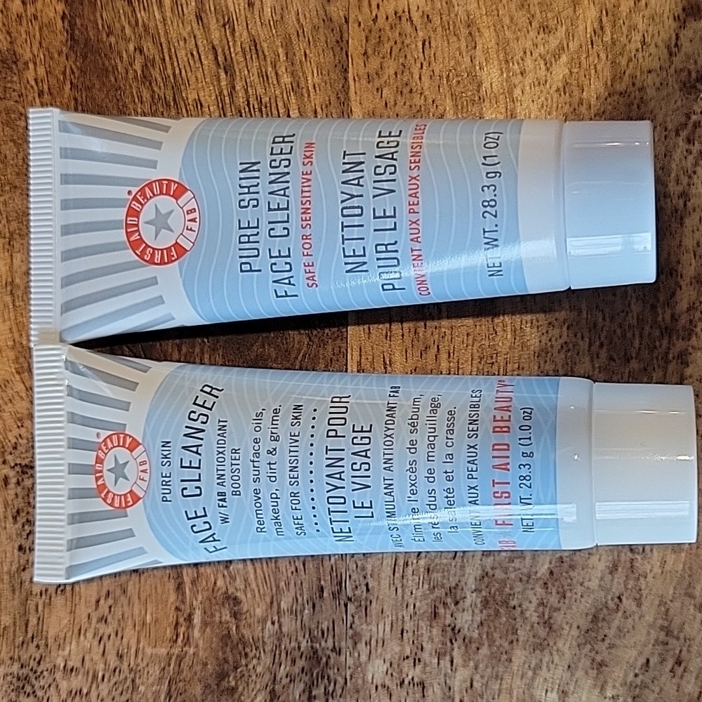 First Aid Beauty Bundle - Picture 4 of 9